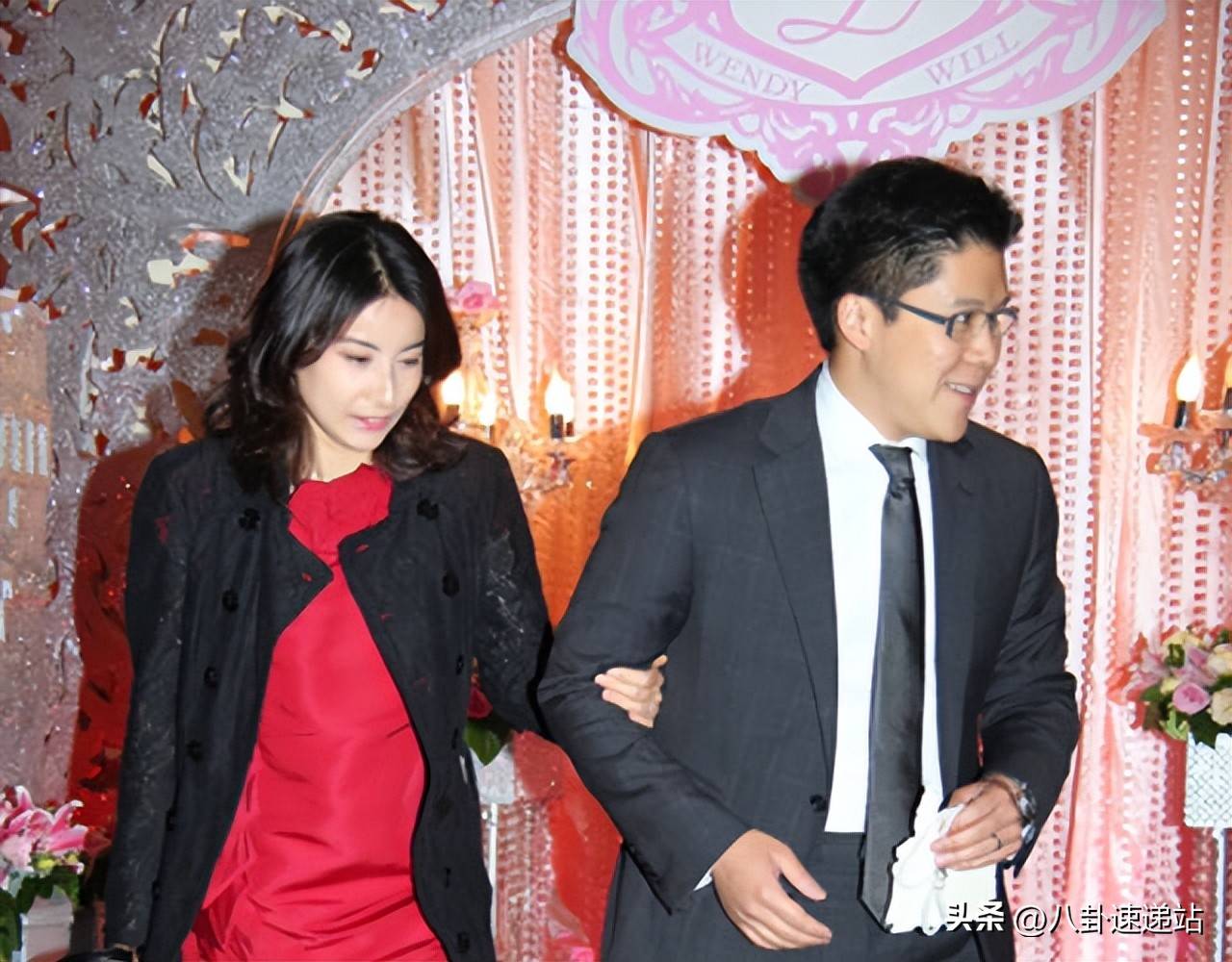 霍启仁低调结婚,再看世纪婚礼,郭晶晶稳坐豪门实力