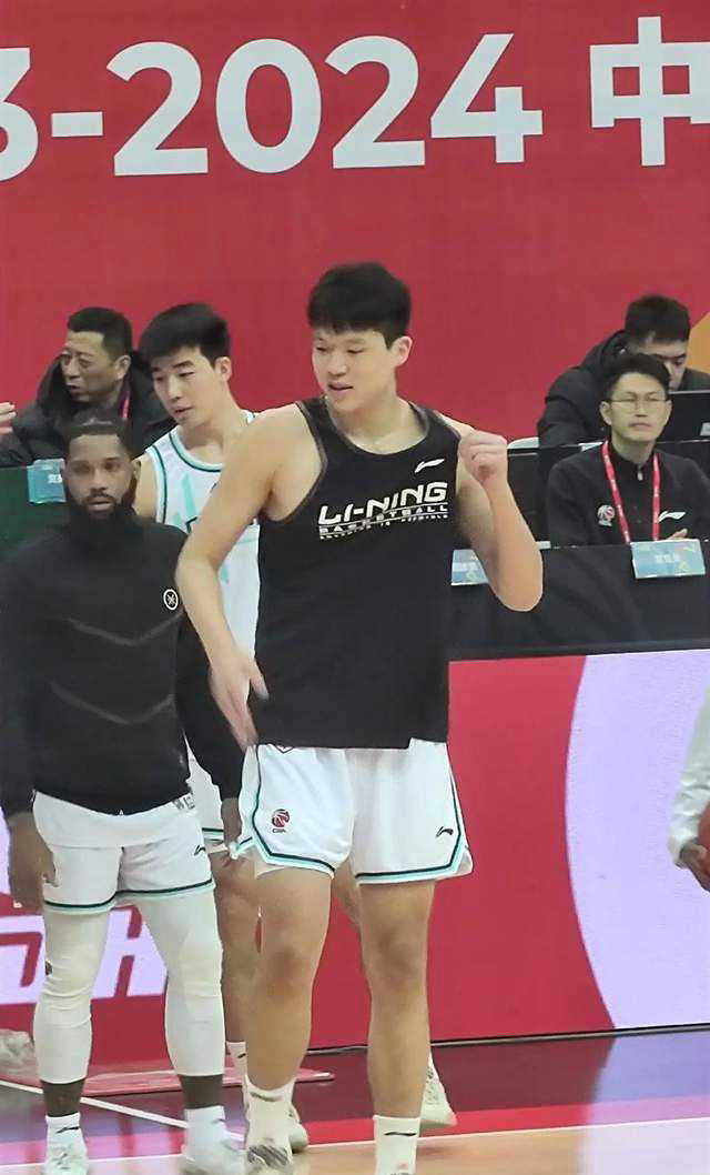 杨瀚森在NBA的展望：数据前三的目标，超越姚明的挑战依然艰巨！