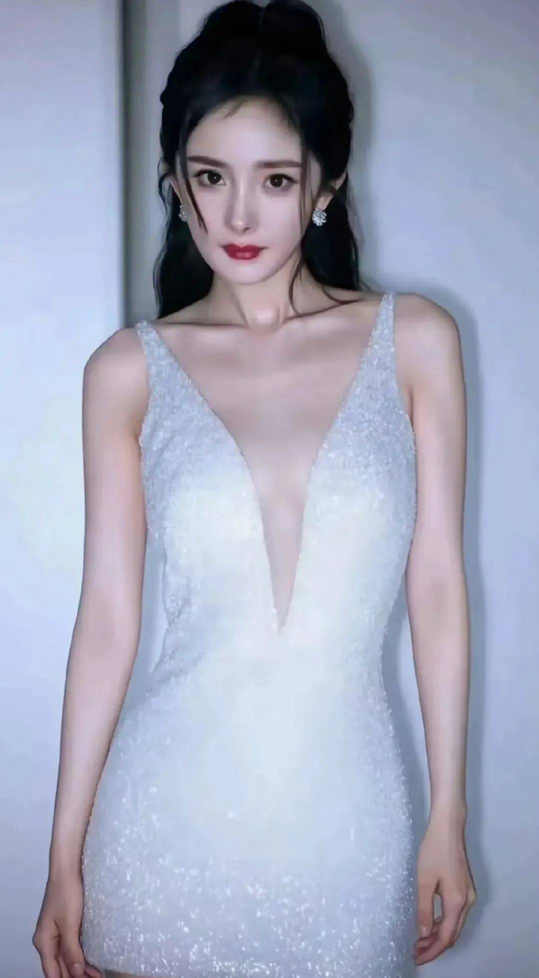 杨幂|身材曲线天花板