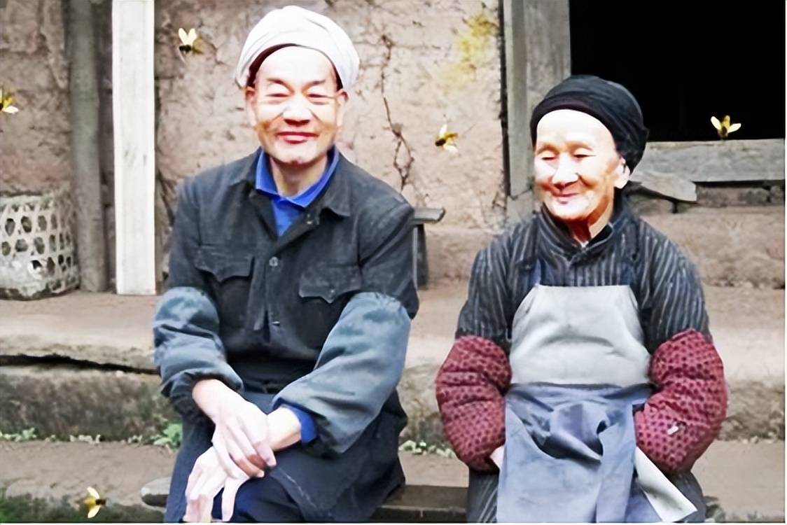 徐朝清也为刘国江生了四个孩子,一家十口虽然不富裕,但温馨,充实