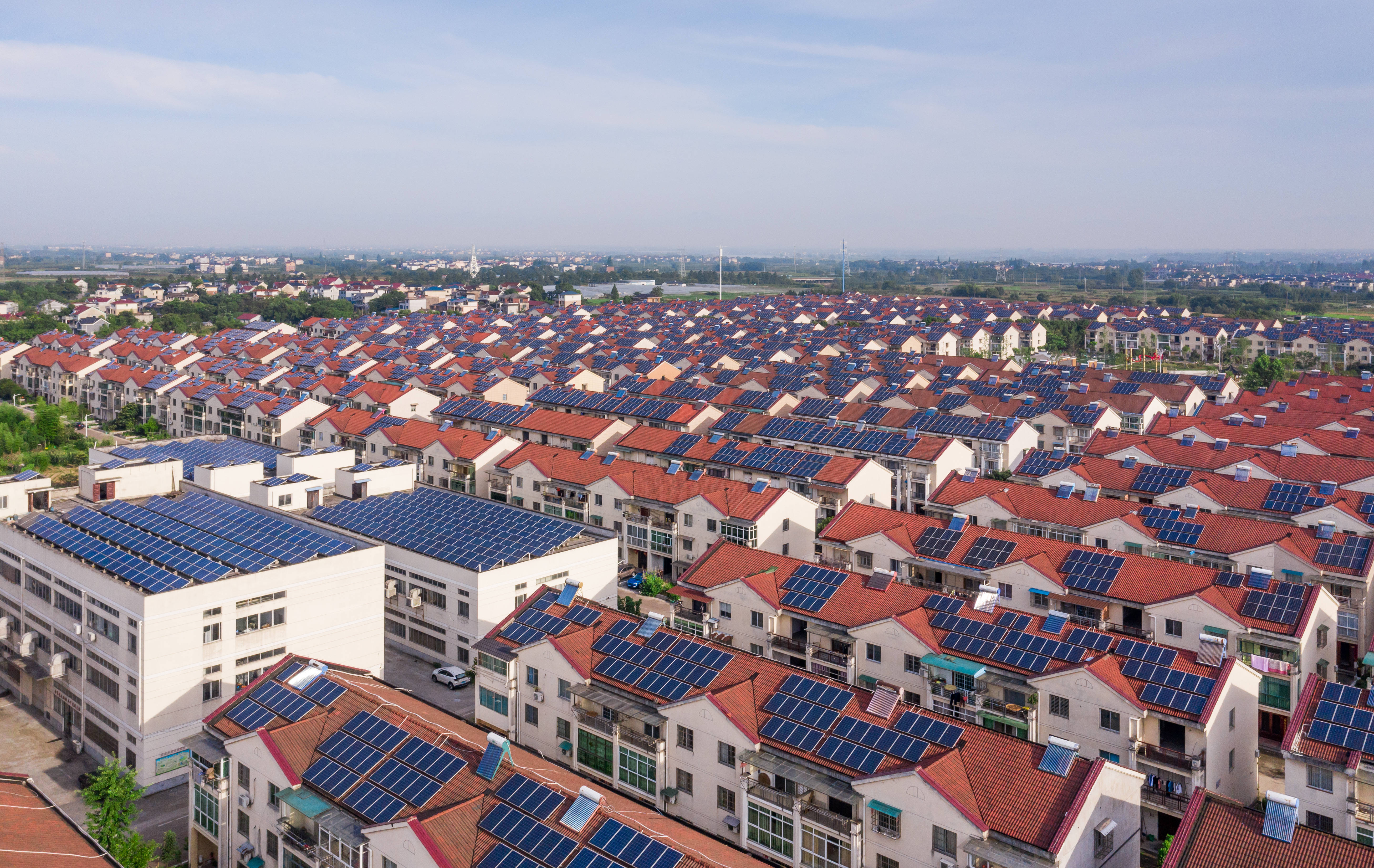 正泰亮相央视大型工业纪录片,共话中国光伏"逐光"之旅