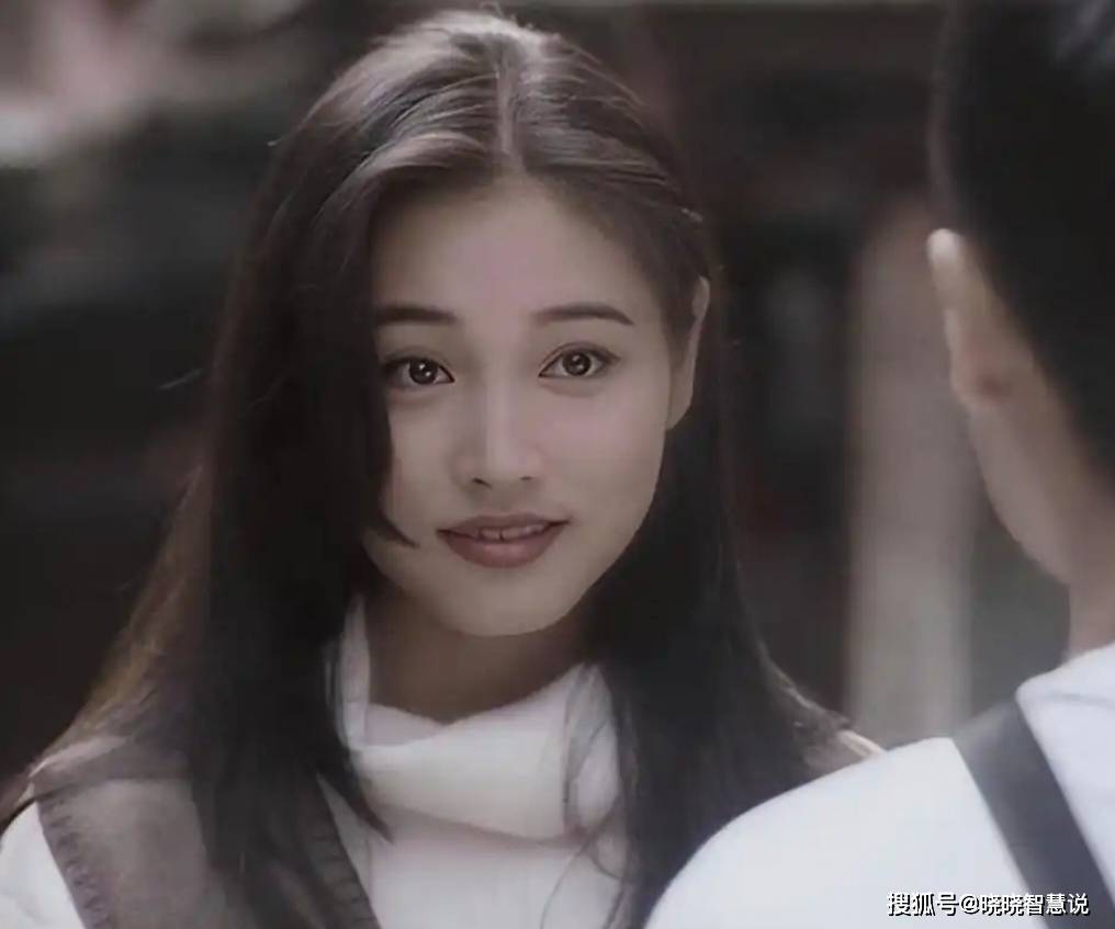 到了《飞刀问情》里,张延的林诗音完全跳出了"柔弱美人"的框框