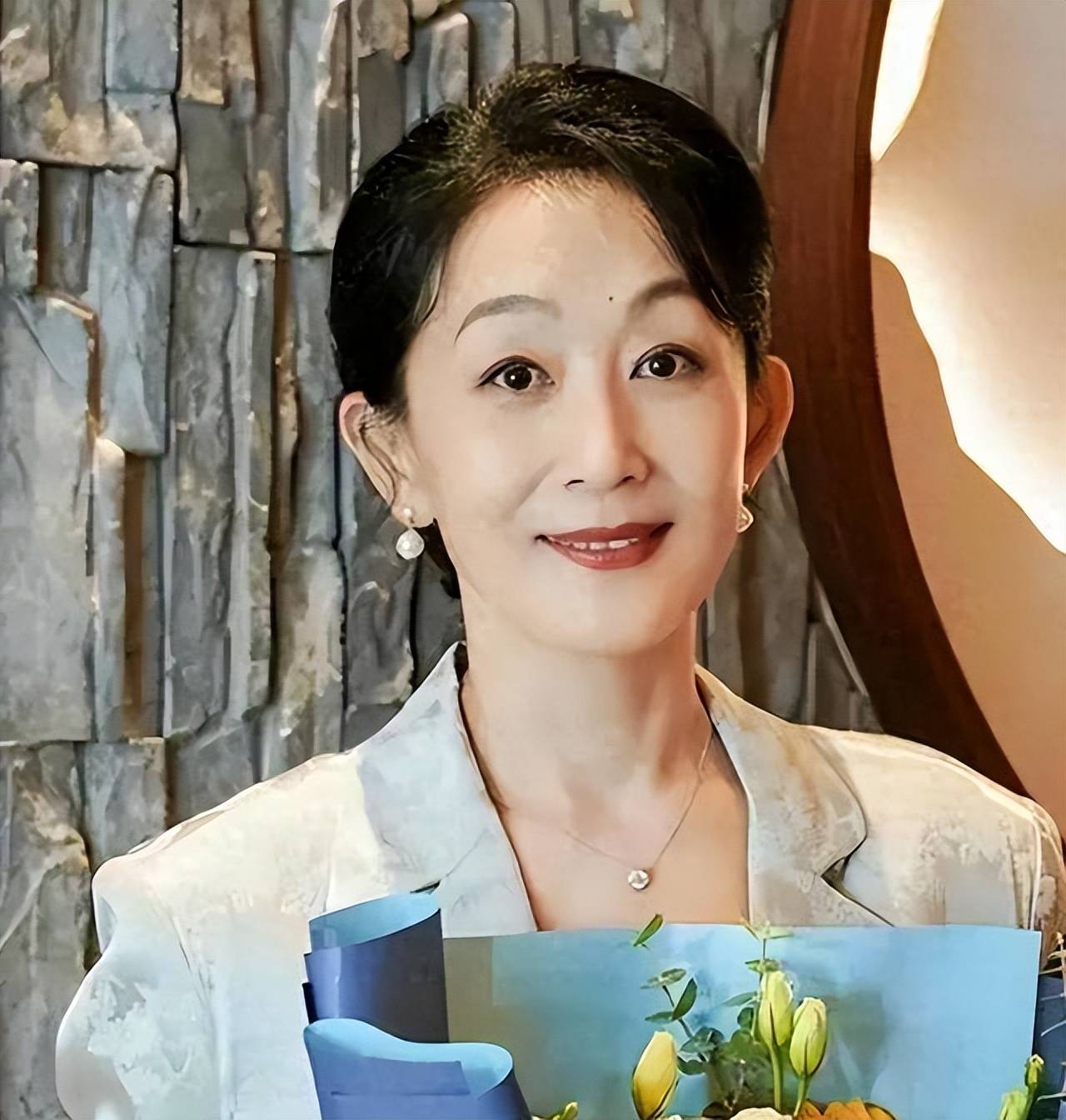 59岁陈瑾太野了20年不碰米饭瘦成43公斤和哥哥约定丁克不婚