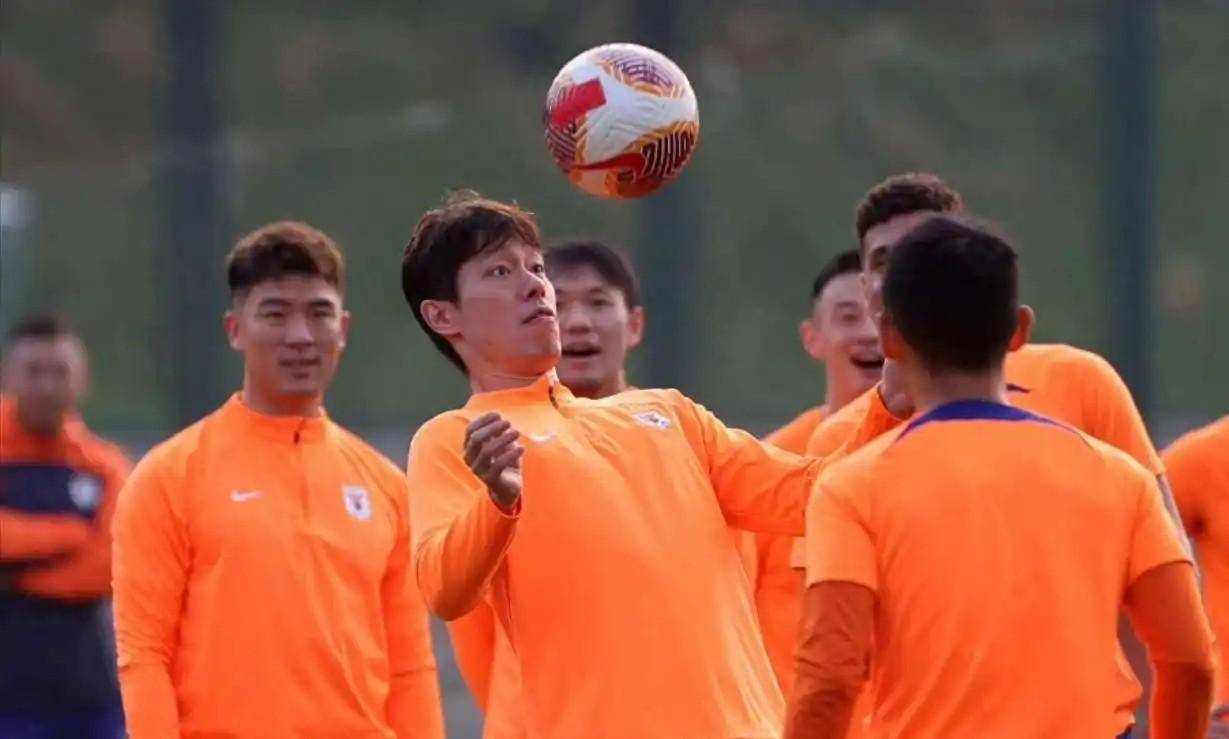 山东泰山队大换血：5名球员离队，彭欣力毕津浩等转会引热议