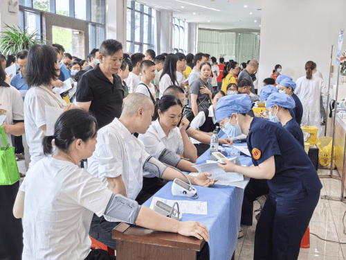 广东省工人医院赴韶关新丰山区为一线工人免费体检(图6)