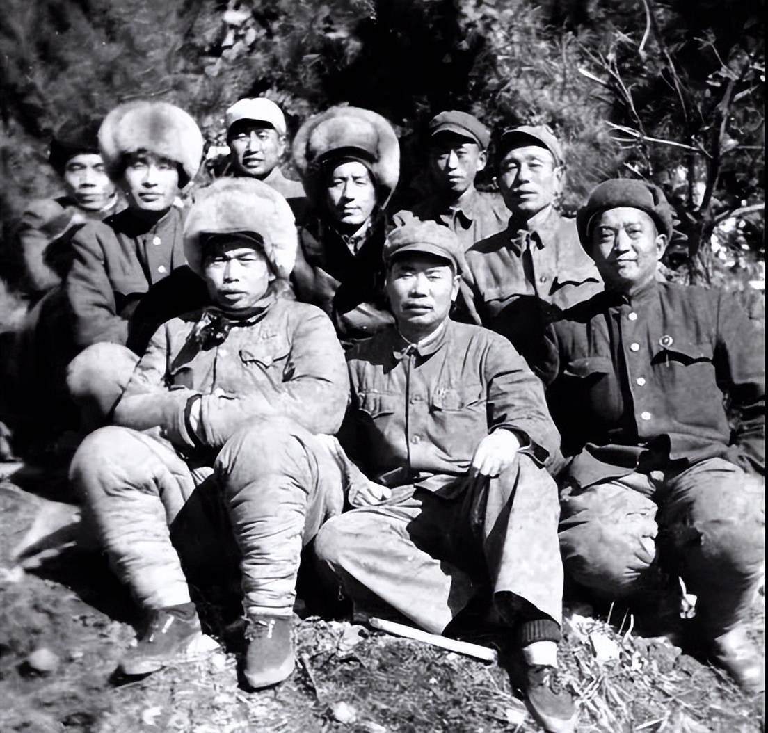 天津市委书记黄敬怒问兵团司令杨得志:路过也不说,老毛病不改啊_部队_战友_胜利