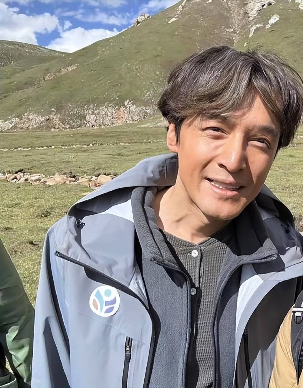 43岁胡歌近照吓到网友!胡子拉碴像大叔,这还是记忆里的李逍遥吗