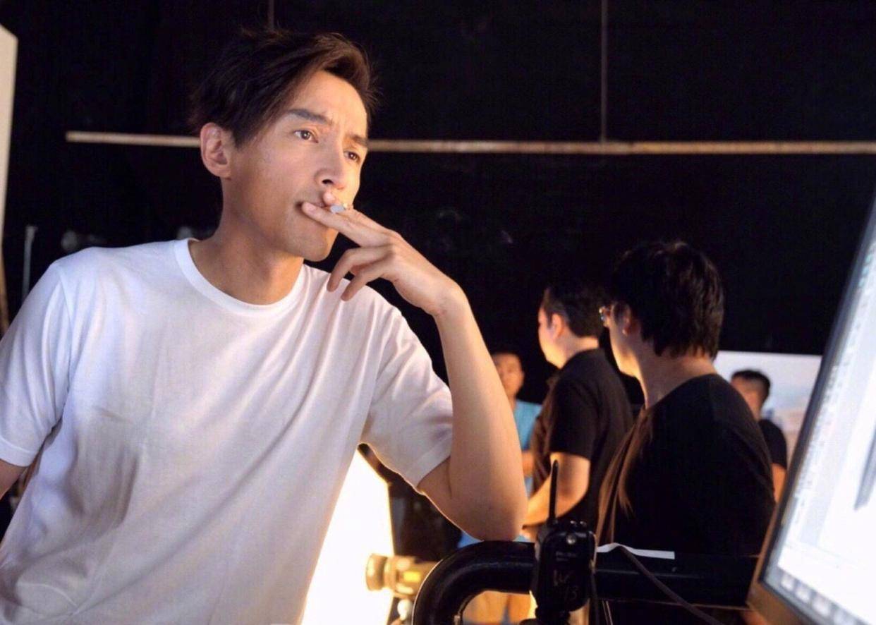 烟瘾贼大的5位明星:胡歌抽中华,高育良抽南京,黄渤令人心疼