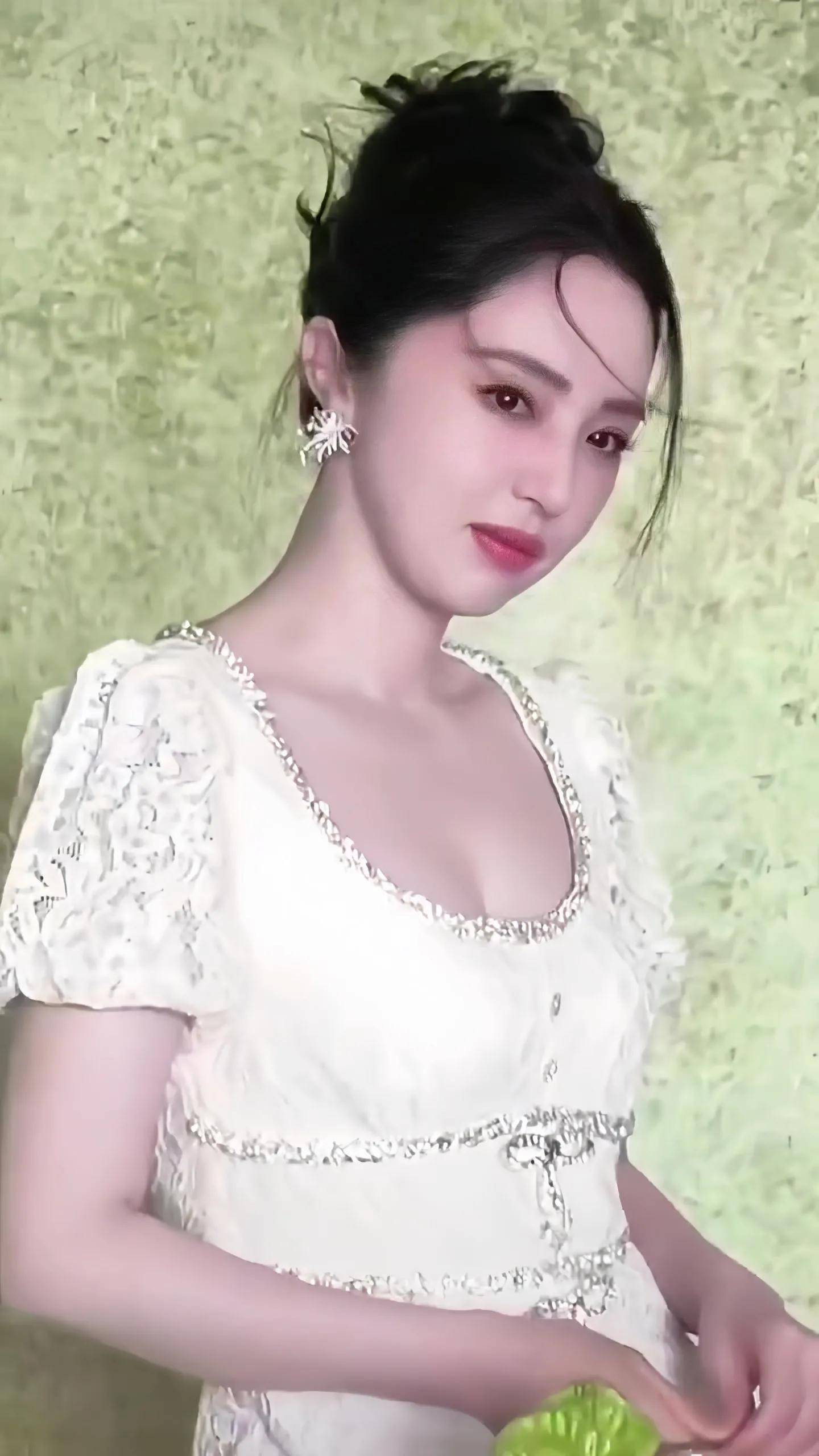 董璇:美貌与实力兼具的魅力女神