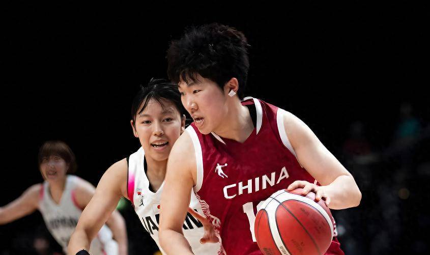 中国女篮惊天逆转日本队，刘禹彤与田媛媛联手闪耀赛场