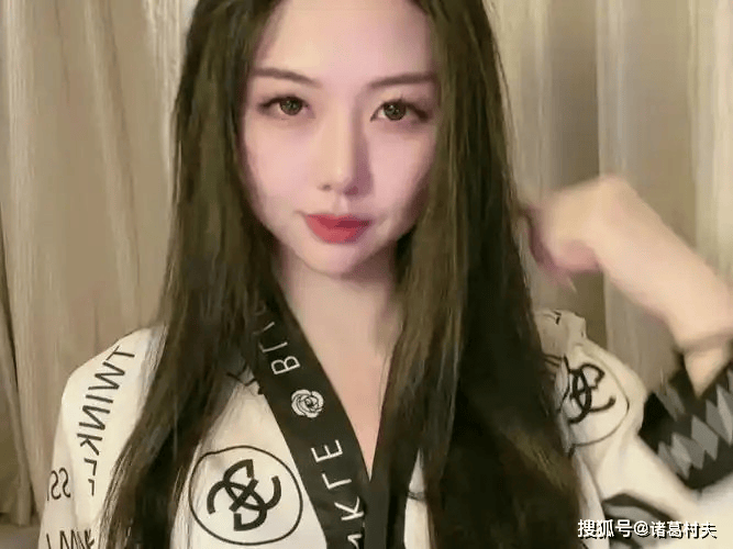 这谁顶得住！小莹子是汤圆妈写真赏 