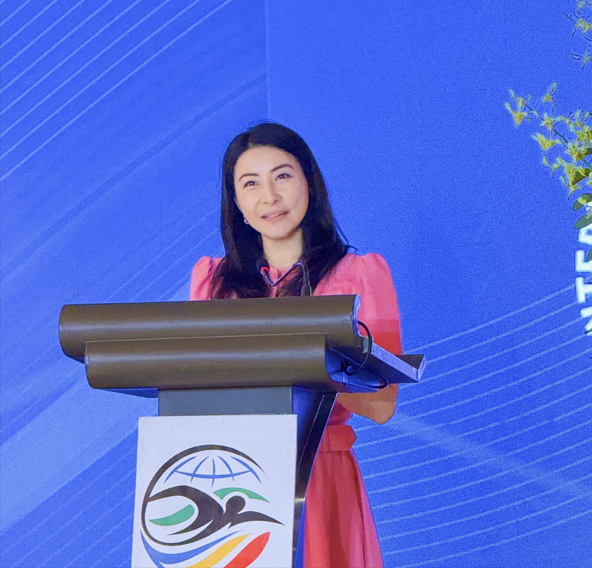 郭晶晶再获殊荣：国际游泳名人堂授勋仪式在新加坡举行