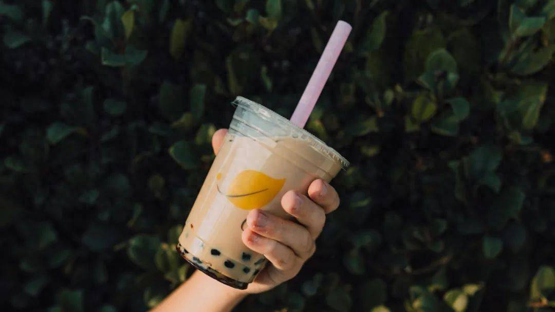 新茶饮料刘小龙：谁在2025年上半年赢得了麻木？