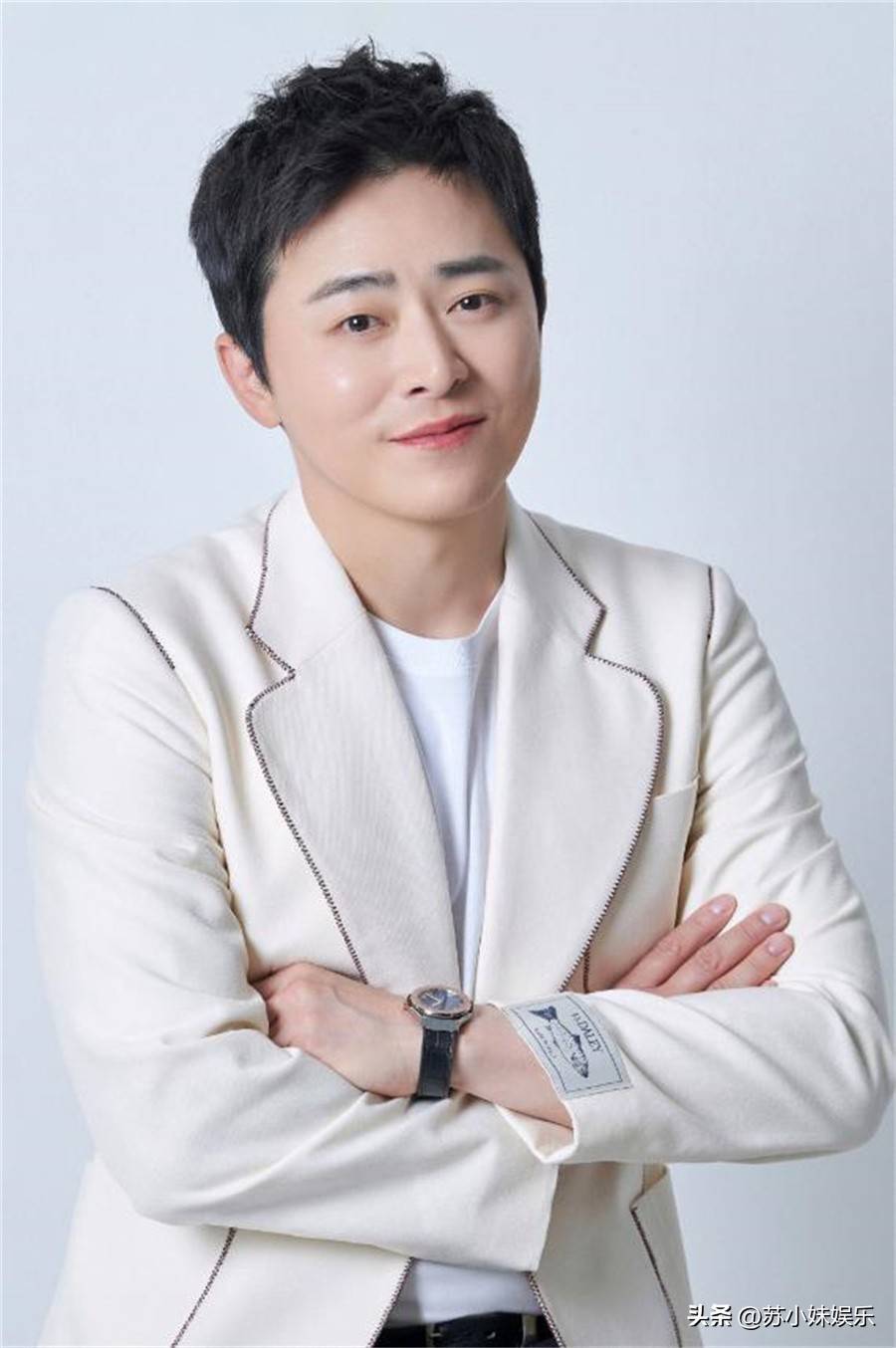 百想影帝曹政奭双喜临门!新片票房强势夺冠,爱妻时隔5年怀二胎