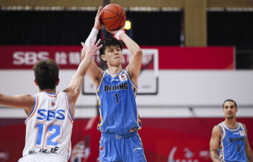篮网签下曾凡博？从目前情况来看，这也只是一份中国赛合同而已？