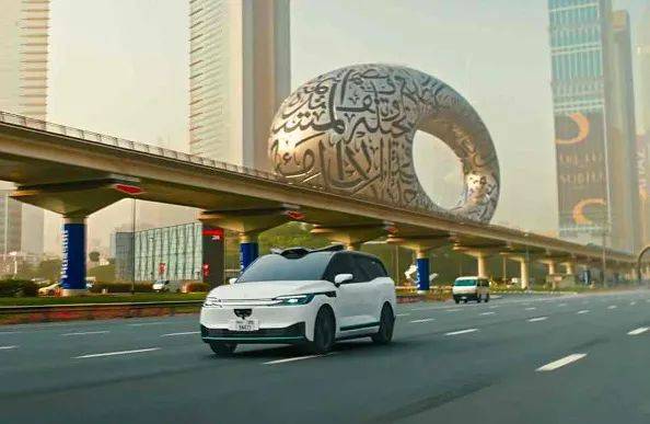 从Uber到Lyft：萝卜快跑20天连签全球两巨头，中国自动驾驶改写全球版图-锋巢网
