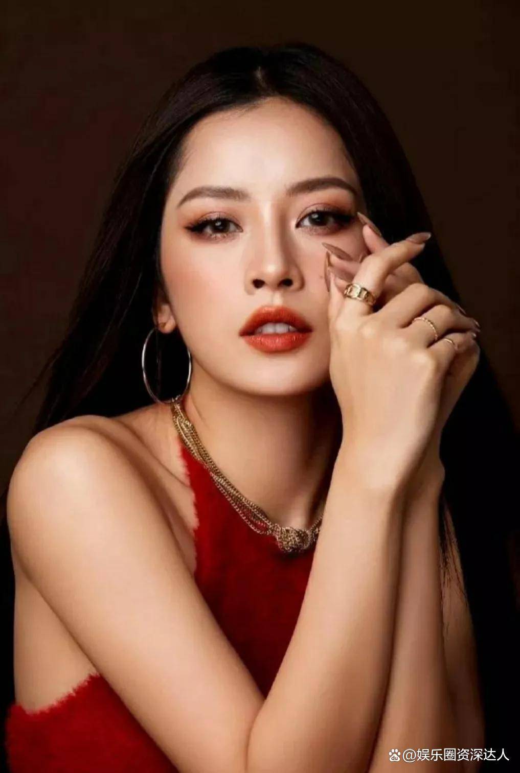 她凭借该剧获,得了第 28 届越南电影节金莲花奖"年度最佳女演员奖"