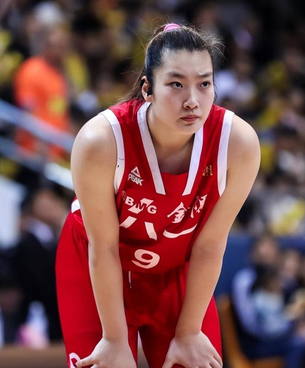 女篮老将被逼二选一,四川队退出争冠?