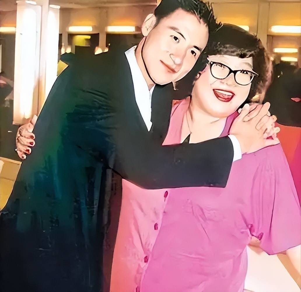 沈殿霞去世真相揭秘,家人拔喉脱离苦难,当时手脚器官腐烂