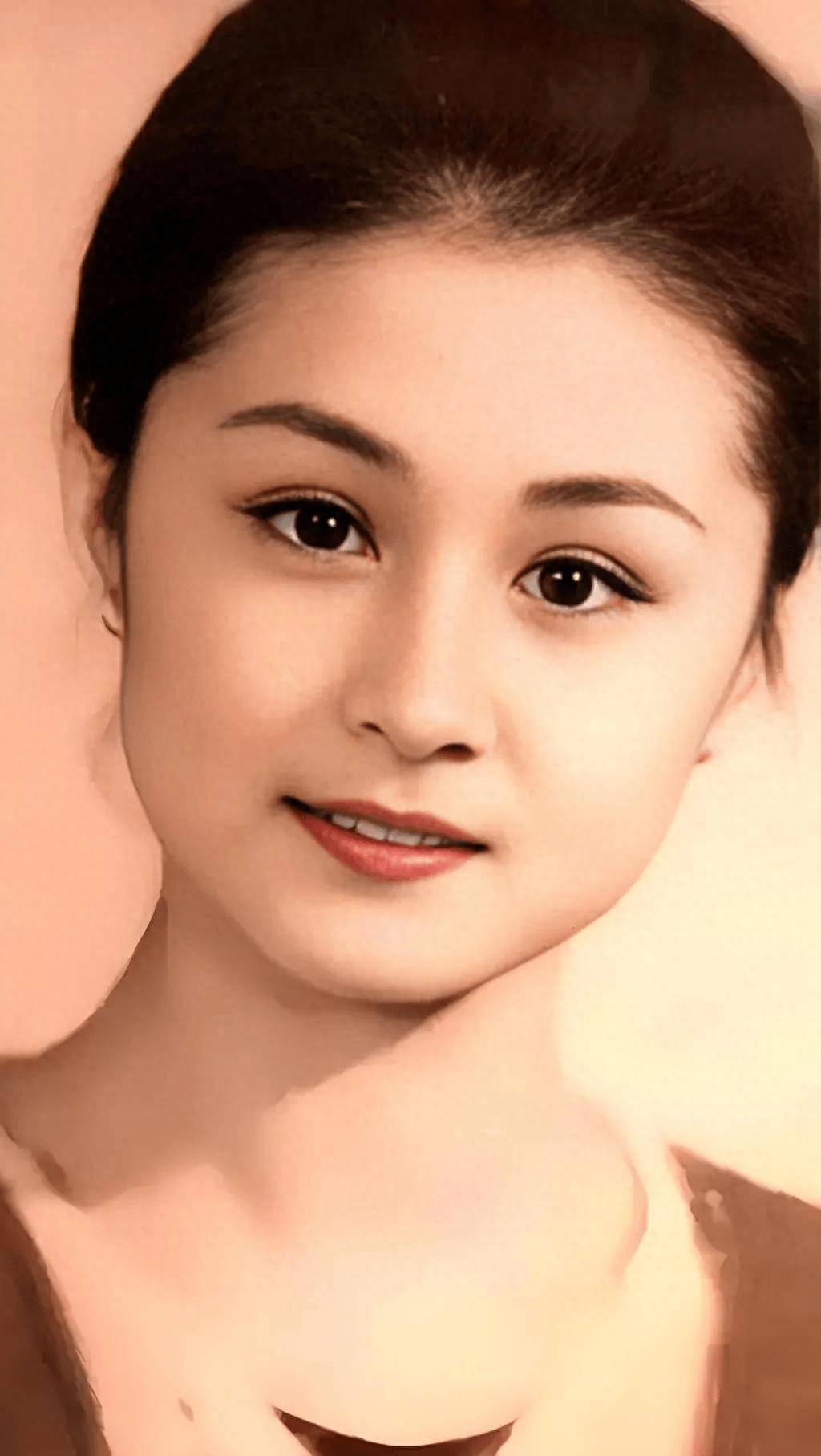 原创谢大脚于月仙去世2年张学松守墓如昔爱从未离开