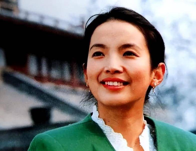 吕丽萍当时已经是影坛的知名演员,而张丰毅也凭借骆驼祥子崭露头角