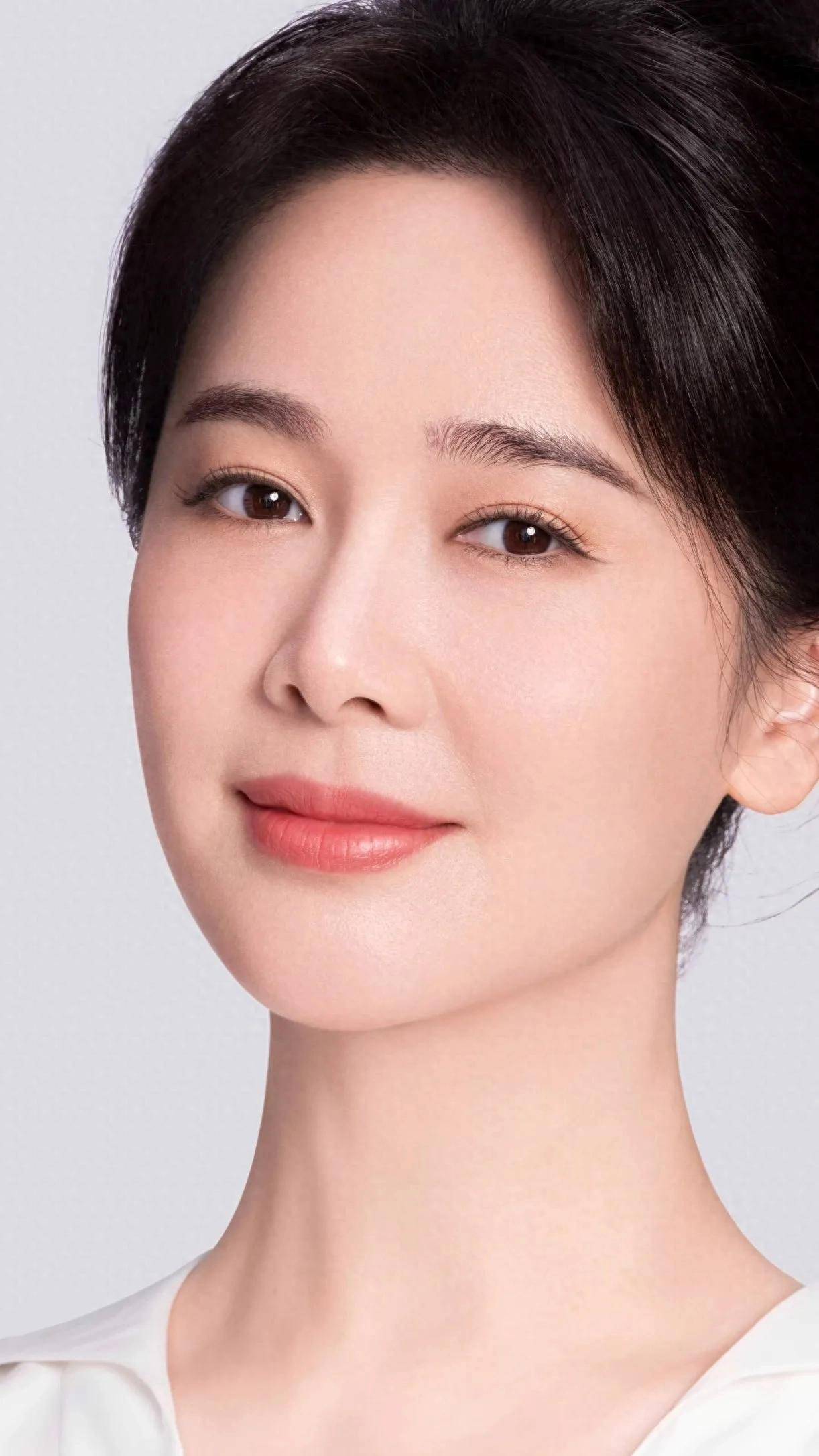 左小青:白衬衫下的生活感悟,别样人生,别样滋味