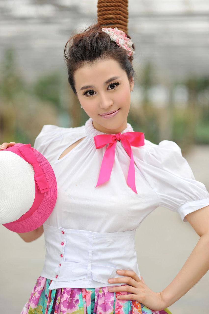 原创马琳与张宁益离婚12年他再婚后人生起伏她成为两个女儿的妈妈