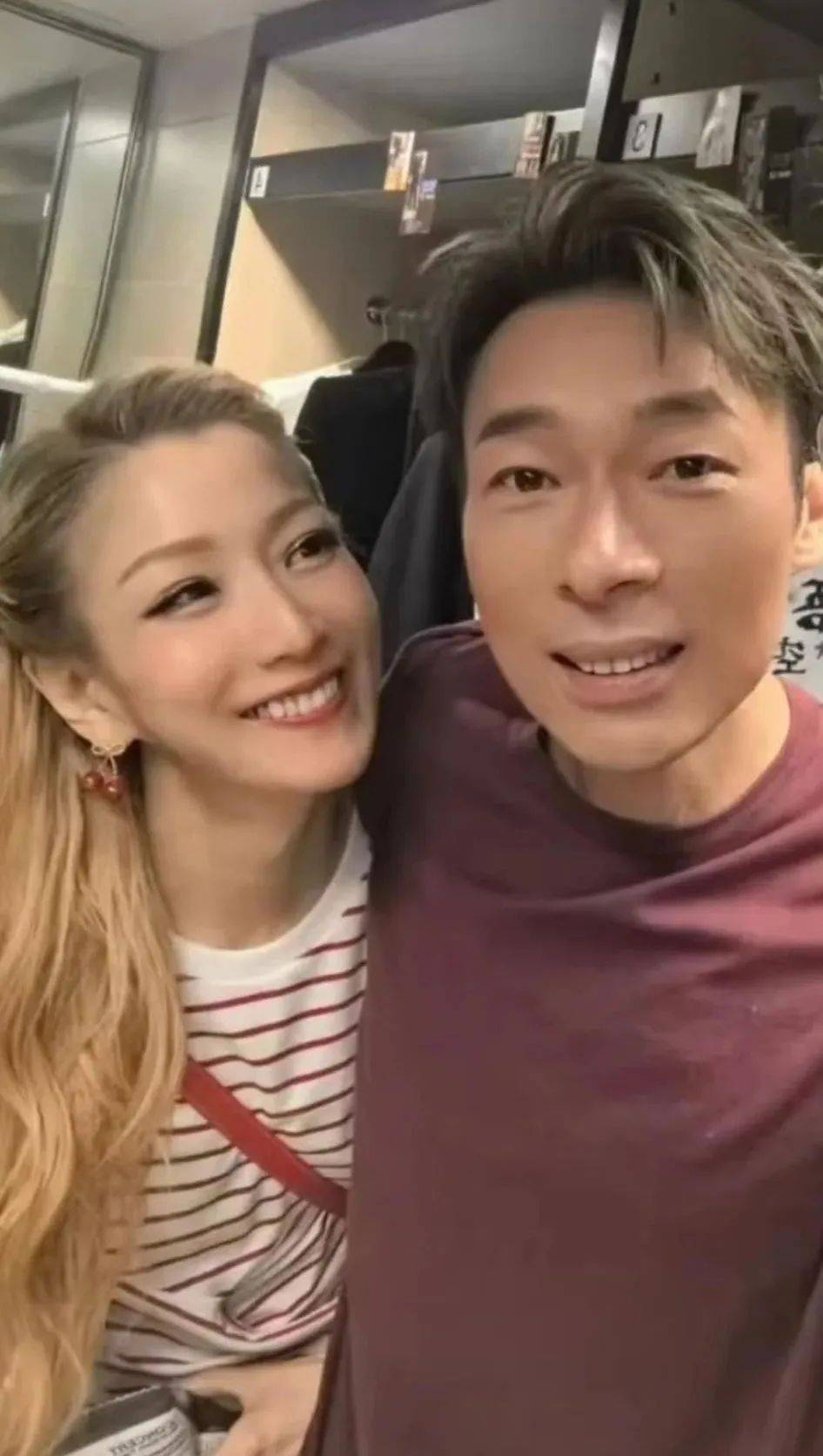 许志安郑秀文一起庆祝生日片段流出!全程甜笑望老公闪瞎网友