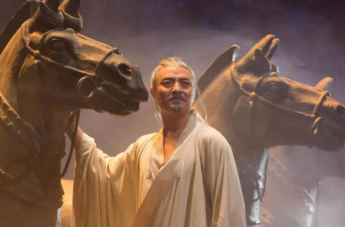 合作雷佳音没火,搭档刘亦菲没红,演完《戏台》,他终于红了