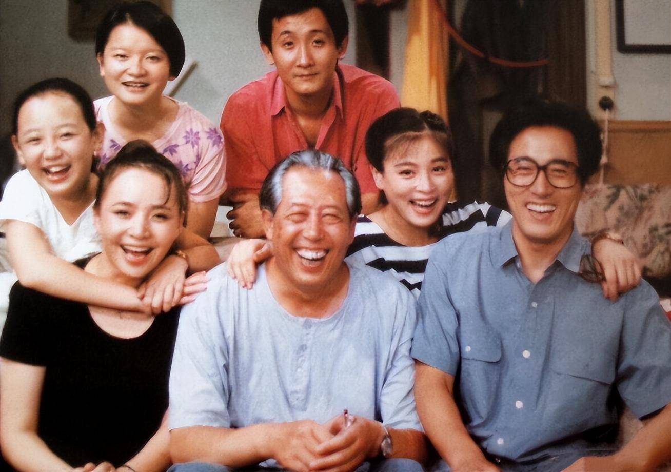 她参演的我爱我家蝴蝶以及相思年代等作品,每一部都让她离偶像巩俐更