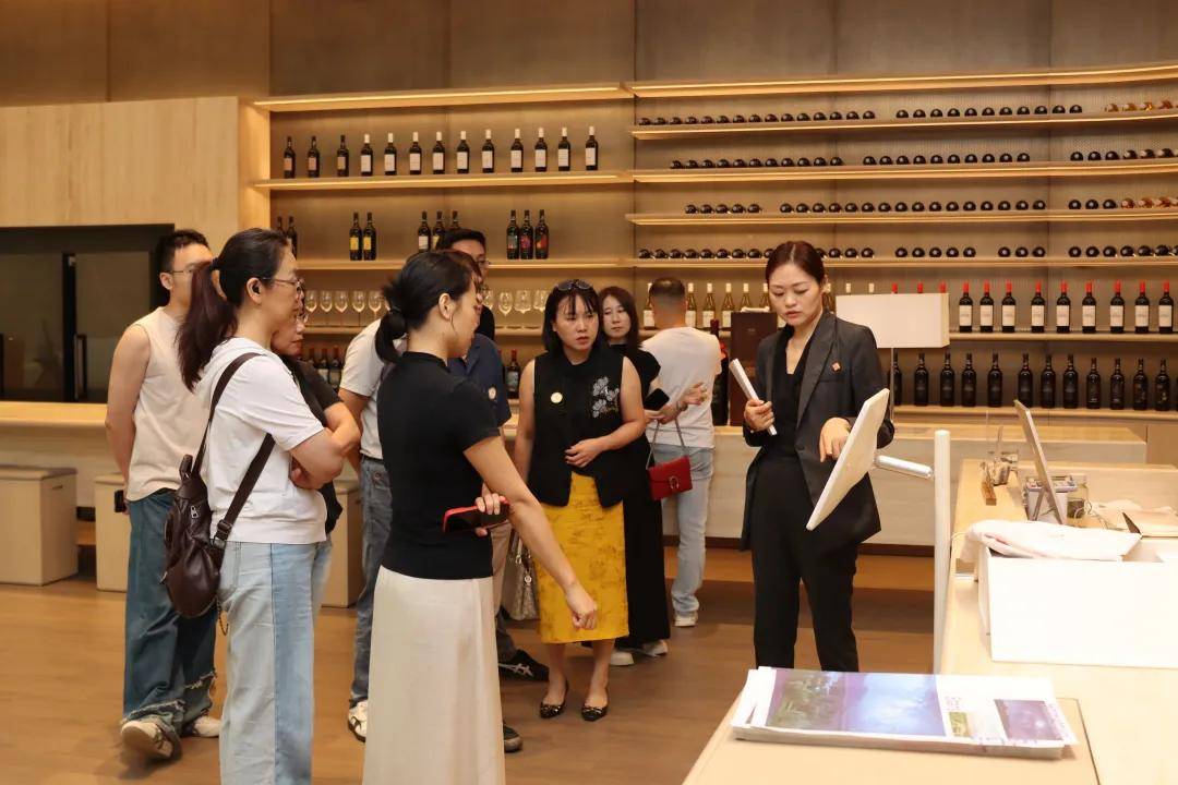 艺涂装丨不止于材料商：一场夏日酒会，窥见卡百利“美学共创者”哲学 