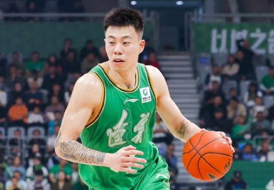 上海男篮追逐张镇麟，场均15+3扣篮王成为筹码，辽宁男篮点名要一人