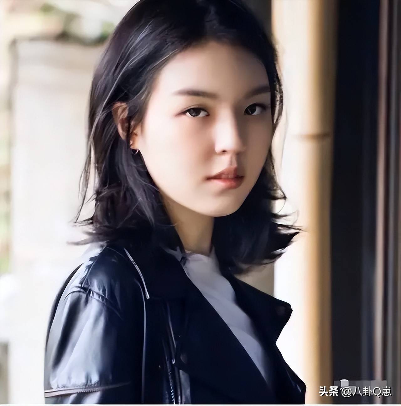 当全网热议法图麦男友的家世时鲜有人察觉到这段恋情最打动人心的