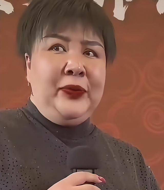 饭店偶遇郭德纲老婆,王慧200多斤胖到没脖子,10岁郭汾阳有点呆