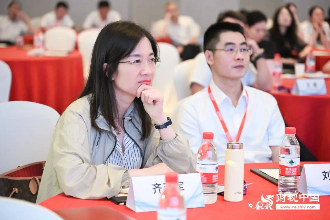 变革中育新机，破局中开新篇——第四届零售银行论坛隆重举行(图4)