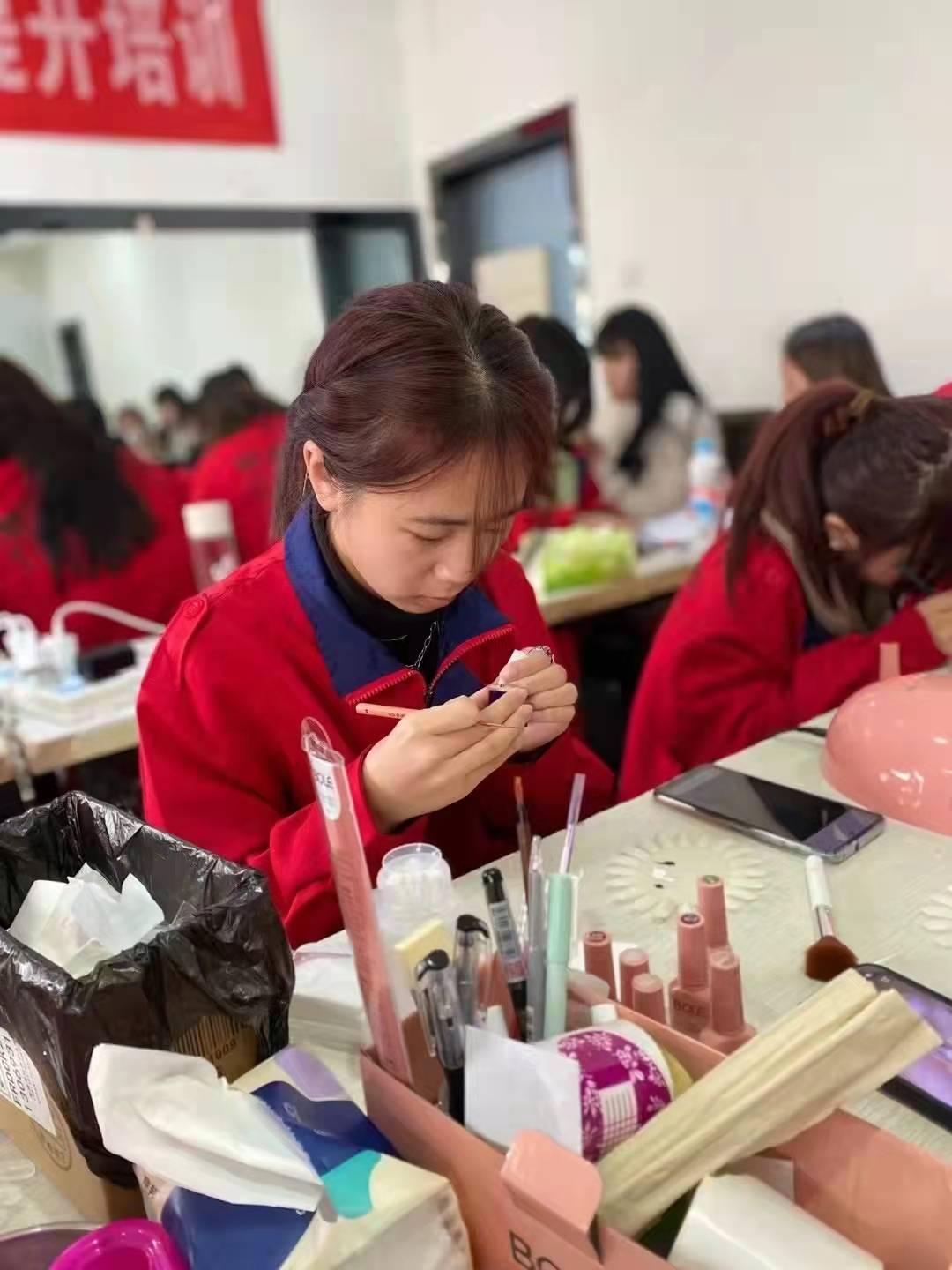 售后完善的学美发学校探讨