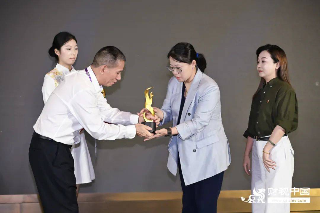 变革中育新机，破局中开新篇——第四届零售银行论坛隆重举行(图5)