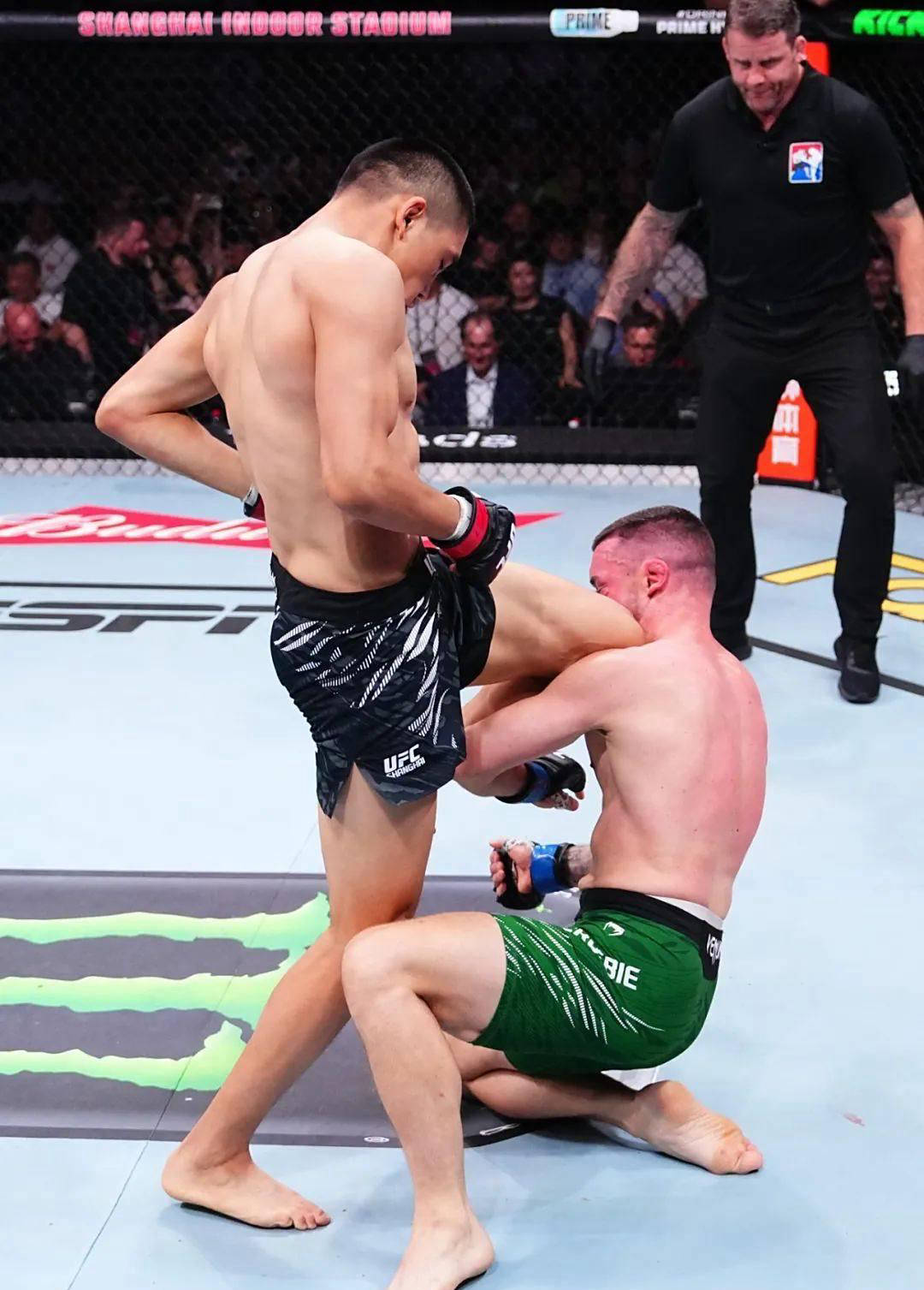 太依拉克回应膝击争议,透露获得UFC四场比赛合同