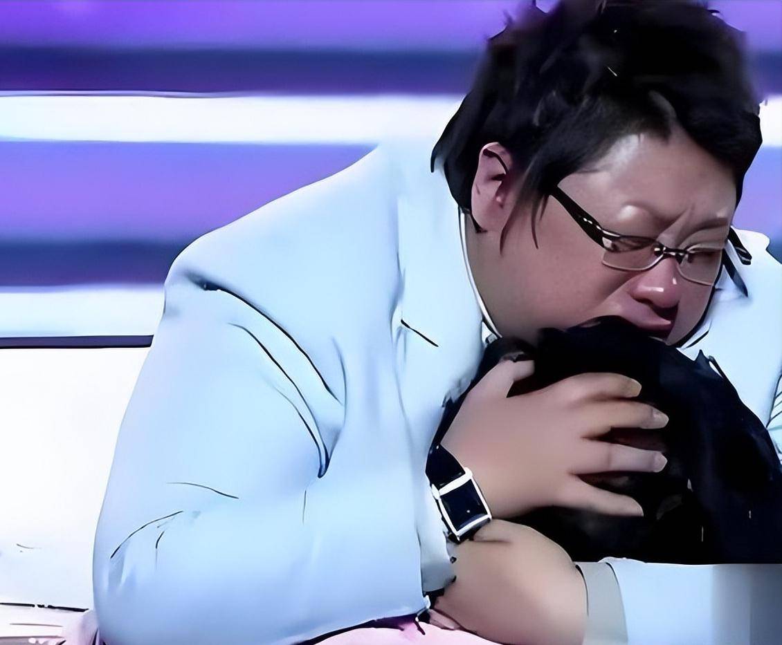 韩红对韩厚厚的教育极为用心,她既不会溺爱,也不会放松要求