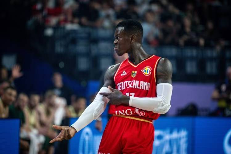 欧锦赛首日战况:塞尔维亚34分大胜!申京16+8完爆波神,马卡28+6