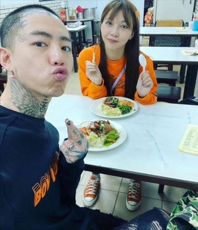 妻子宣布与谢和弦5年关系终结!晒私密文件表态:是时候该放下