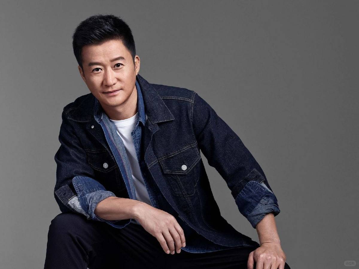 吴京风评翻车,采访时摇头动作被玩梗恶搞,爹味和不良言论被挖出