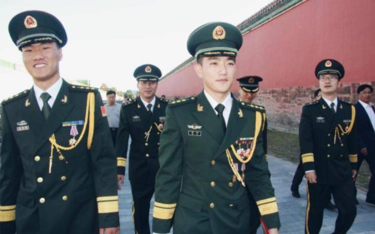 张馨予丈夫何捷:根正苗红,未想过娶女明星,我在婚姻中影响了她
