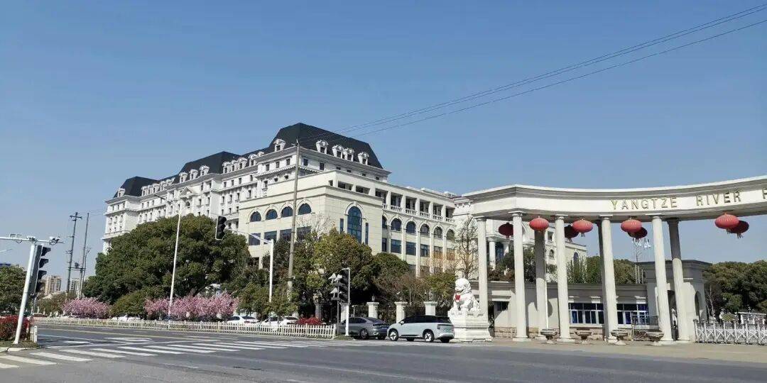 被称"泰州小故宫" 的扬子江药业总部大楼,原来长这样!