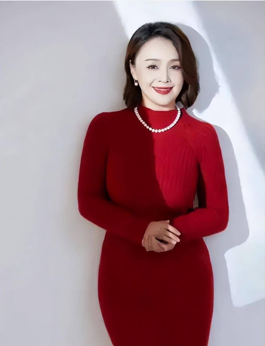 长得漂亮,演技好,清华教授等她9年才结婚,每月给10万零花钱