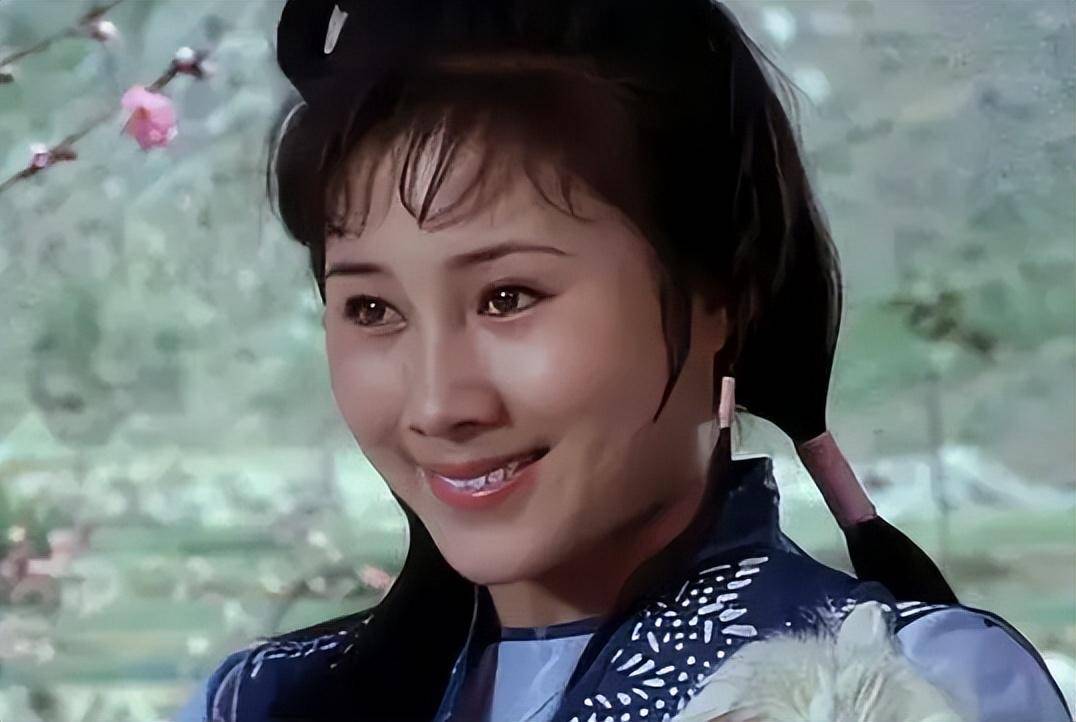 "牧羊女"丁岚:因少林寺走红,巅峰时远走他国,她后悔吗?