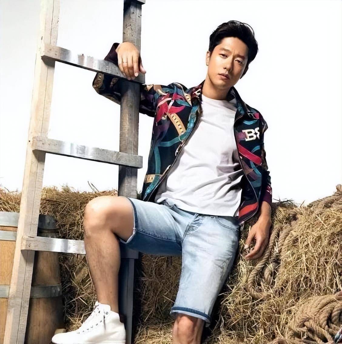 离婚十二年,姚晨凌潇肃互撕不止,谁才是说真话的那个?