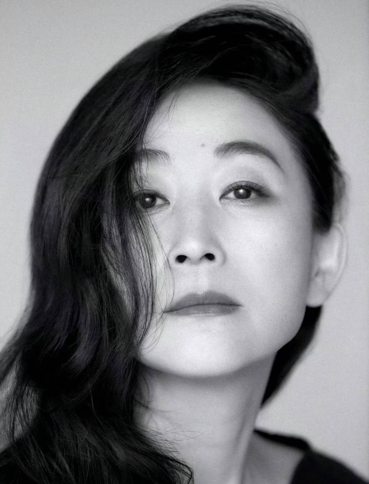 演员陈瑾吃穿不愁为何20年不吃米饭与哥哥相约一生不婚?