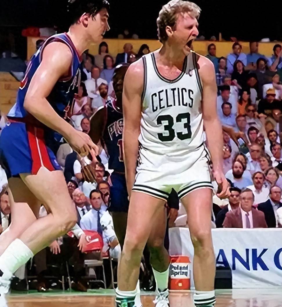 知道自己开始走下坡路了就选择退役,拉里伯德就是如此