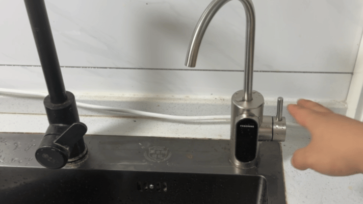 告别桶装水！宫菱净水器测评：母婴特护级+12层精滤+双倍用料，真正靠谱